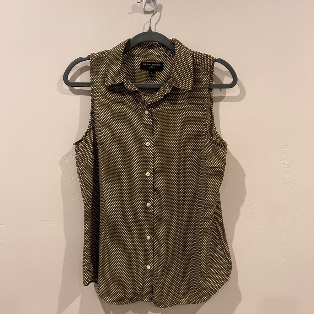 Banana Republic Olive Diamond Pattern Shirt